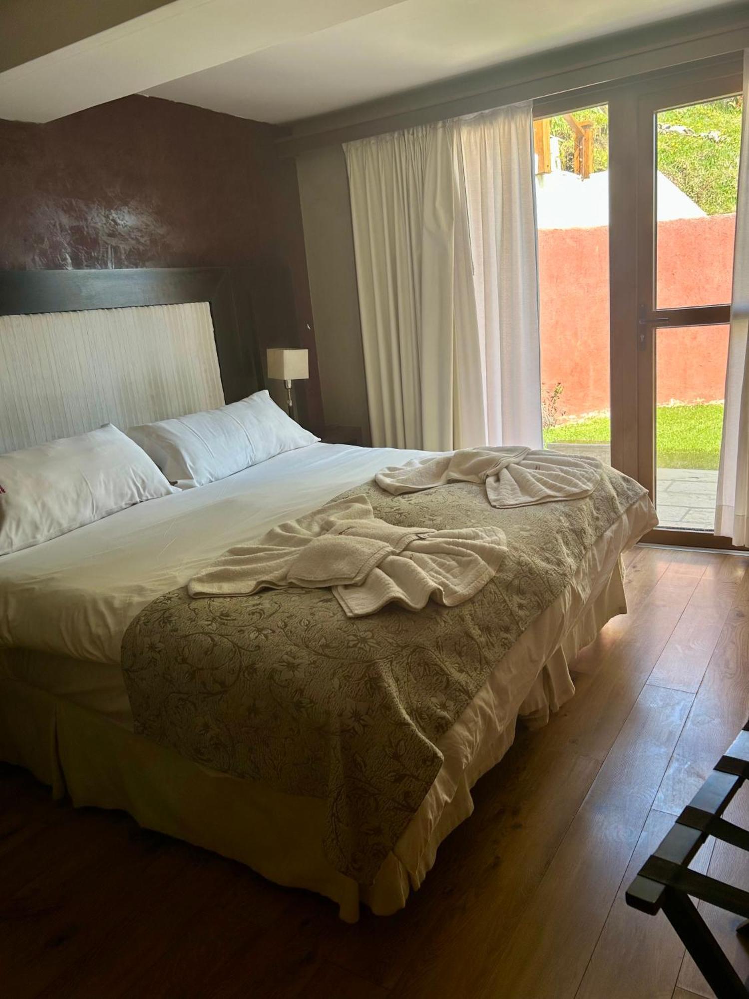 Bahia Paraiso Apart & Suites San Carlos de Bariloche Eksteriør billede