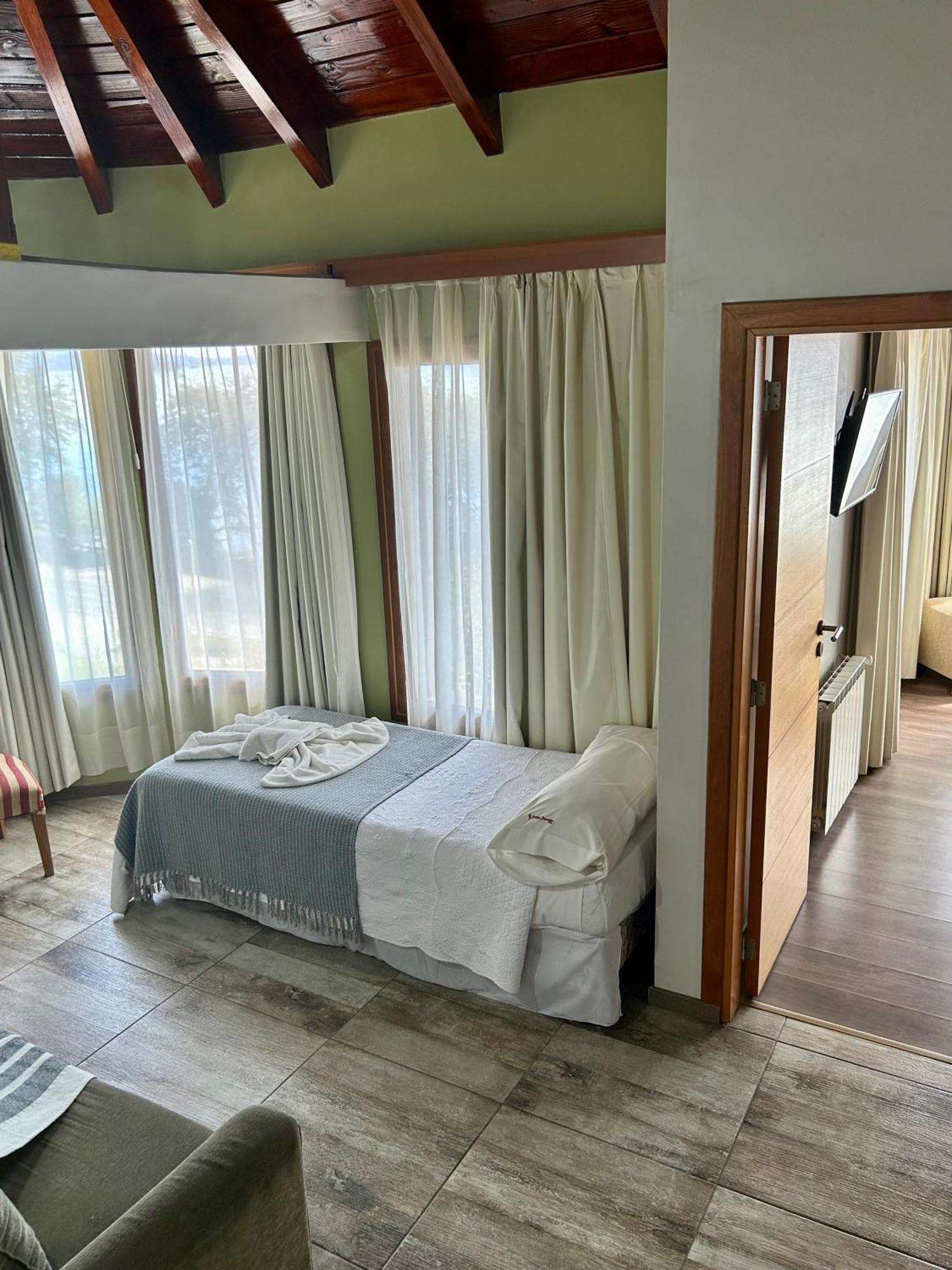 Bahia Paraiso Apart & Suites San Carlos de Bariloche Eksteriør billede