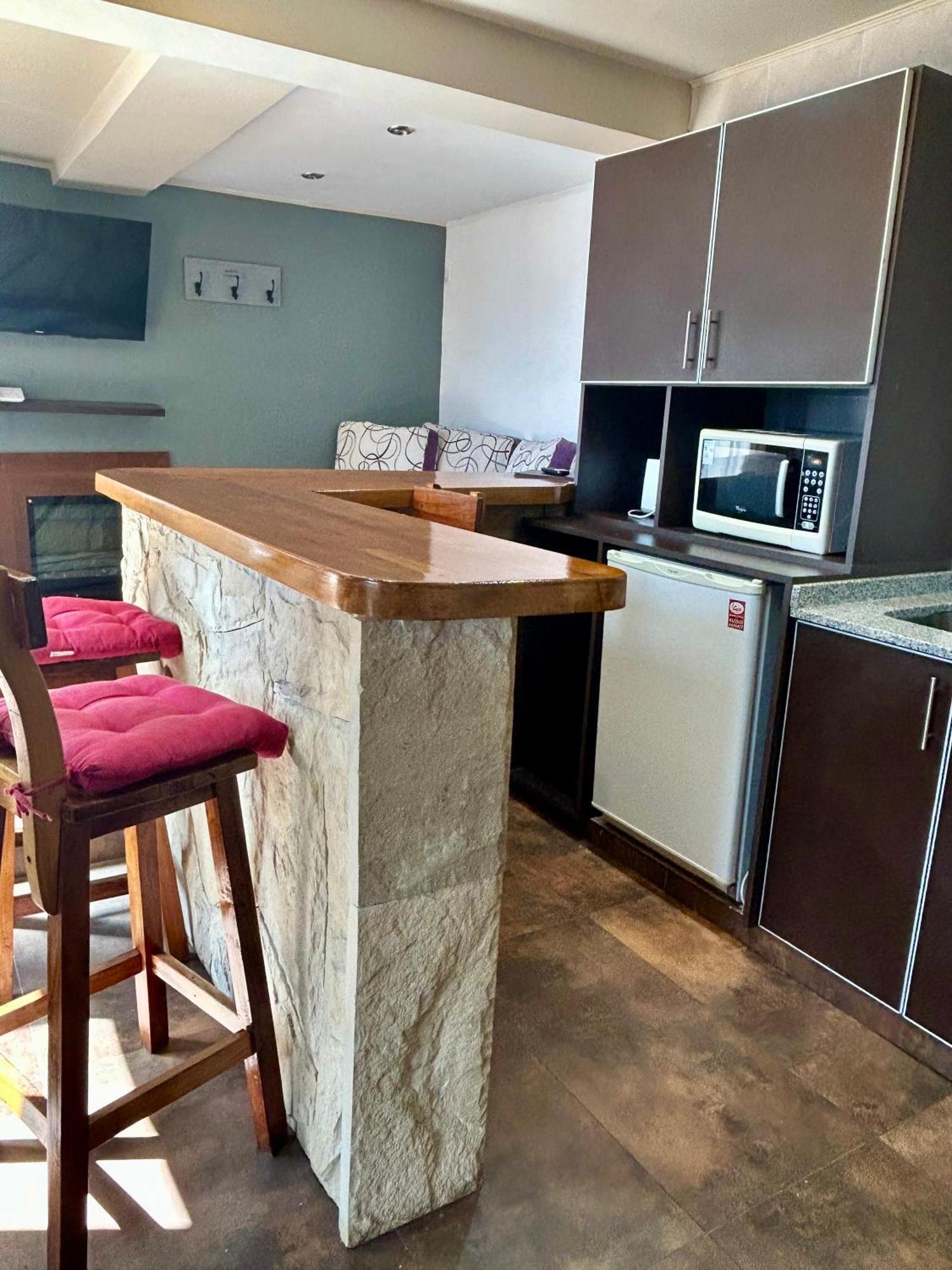 Bahia Paraiso Apart & Suites San Carlos de Bariloche Eksteriør billede
